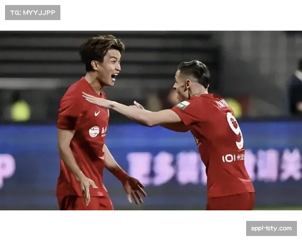重庆铜梁龙2-1战胜上海海港，迎来四连胜